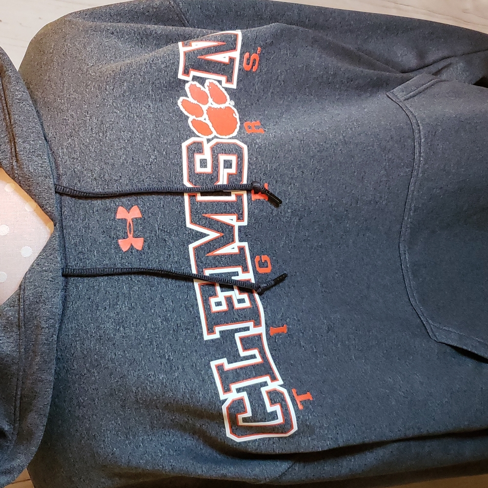 Under Armour Hoodie